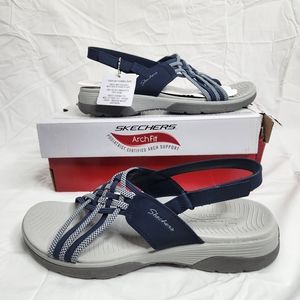 Woman's Sandals SKECHERS Arch Fit Reggae Sport - Hometown